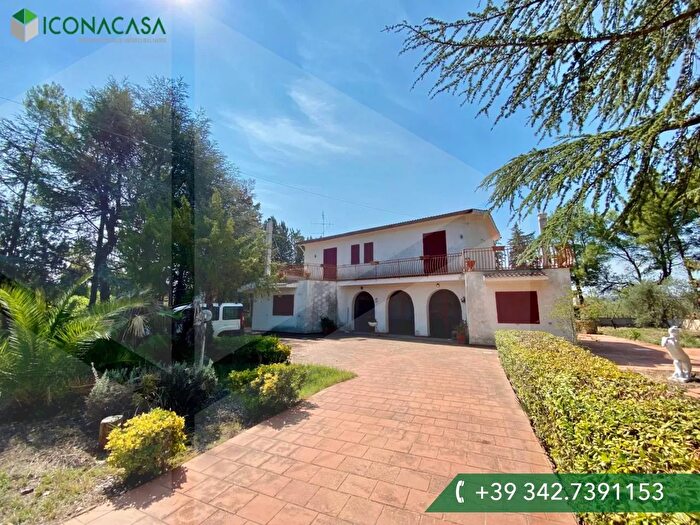 Casa con 8 locali in vendita in Sp, Bitonto