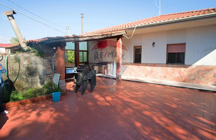 Casa con 7 locali in vendita in Viale Kennedy Presidente, Catania