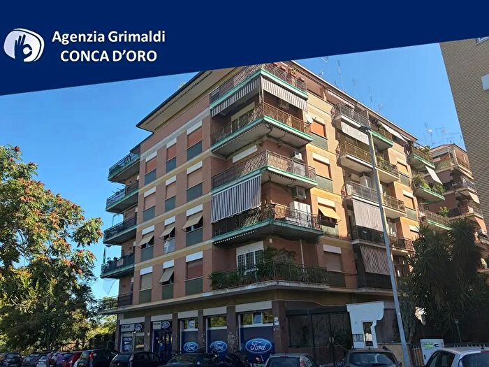 Appartamento con 5 locali in affitto in Via Jacopo Sannazzaro, Roma