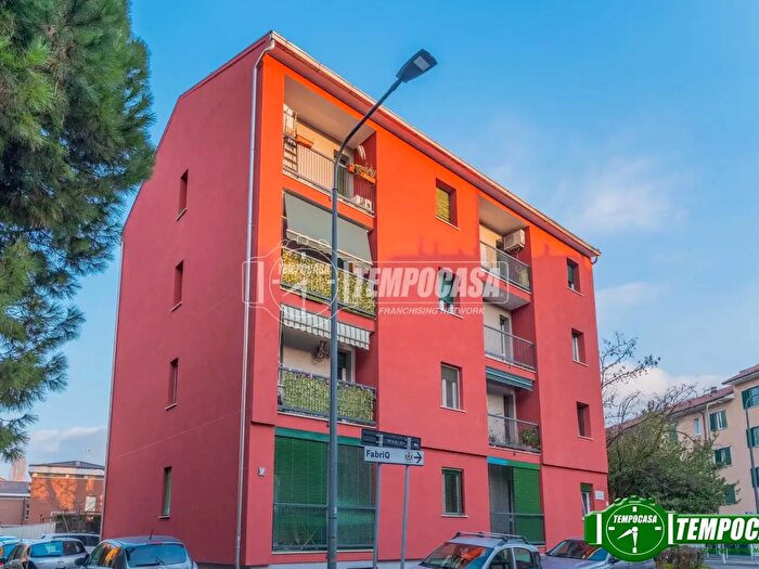 Appartamento trilocale in vendita in Via Val Malenco, Milano