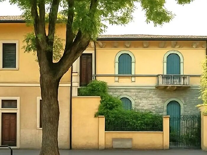 Appartamento trilocale in vendita in Colle Di Val D'Elsa