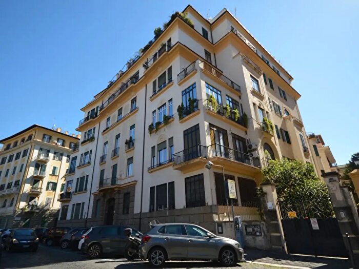 Appartamento con 7 locali in vendita in Via Savoia, Roma