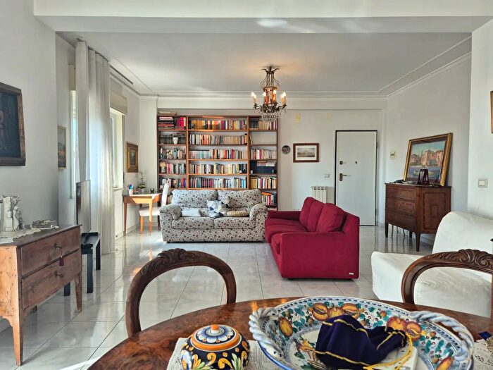 Appartamento quadrilocale in vendita in Via Torino, Catania