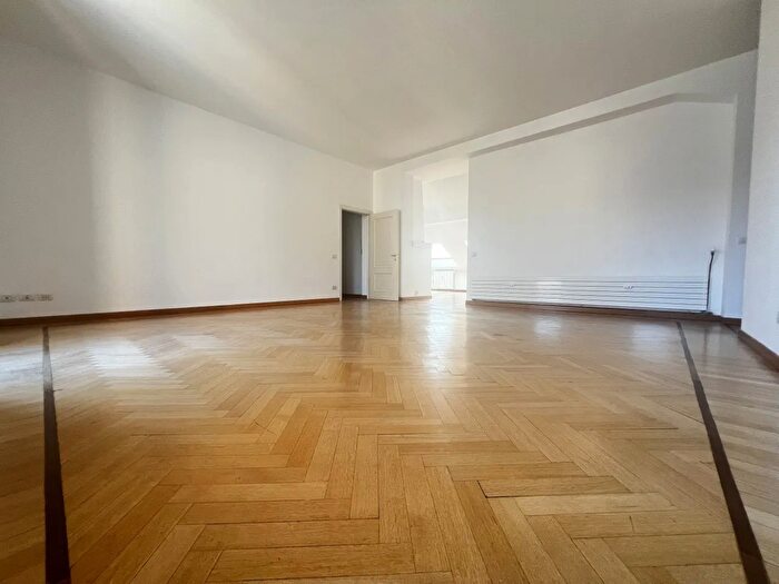 Appartamento con 7 locali in vendita in Milano