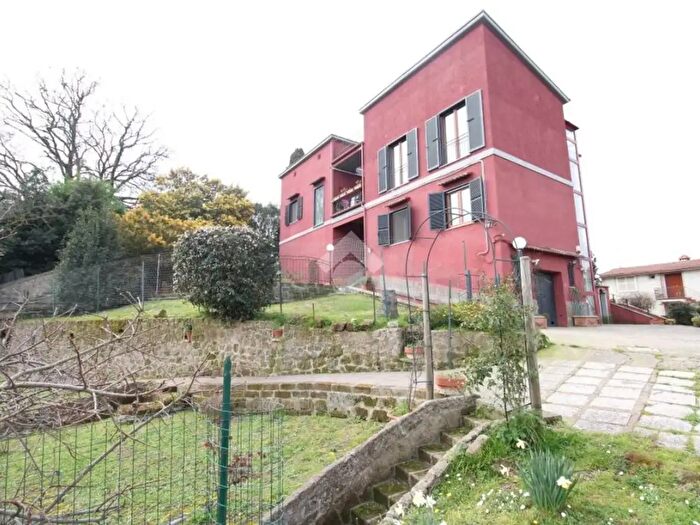 Casa con 7 locali in vendita in Via Belvedere, Castelnuovo Di Porto