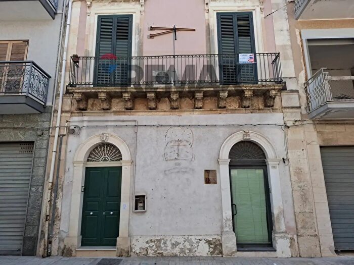 Casa trilocale in vendita in Via Archimede, Floridia