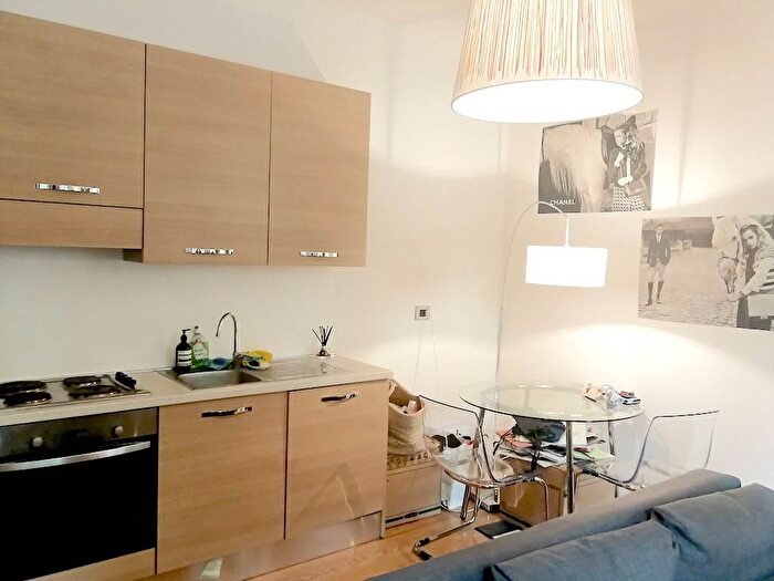 Appartamento bilocale in affitto in Via Santa Sofia, Quadronno Crocetta, Milano