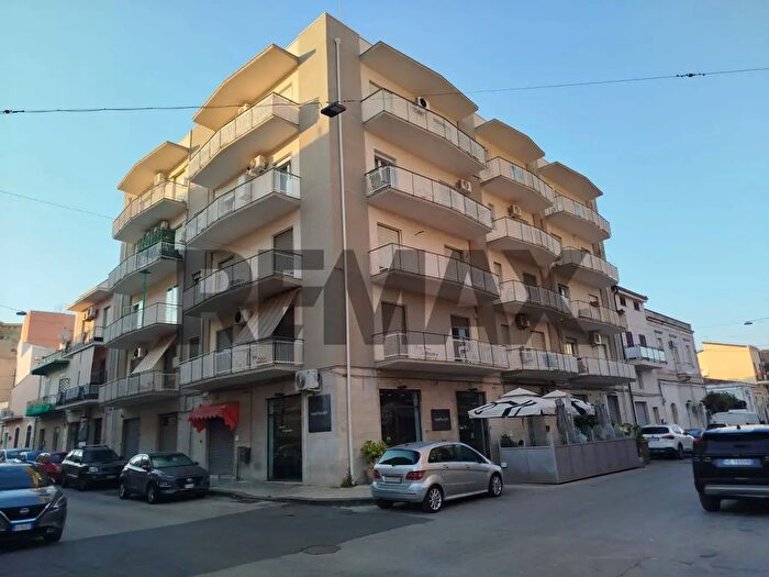 Appartamento con 7 locali in vendita in Via Mosco, Siracusa