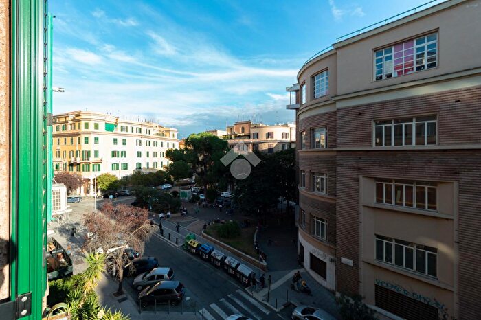 Appartamento bilocale in vendita in Via Stamira, Roma