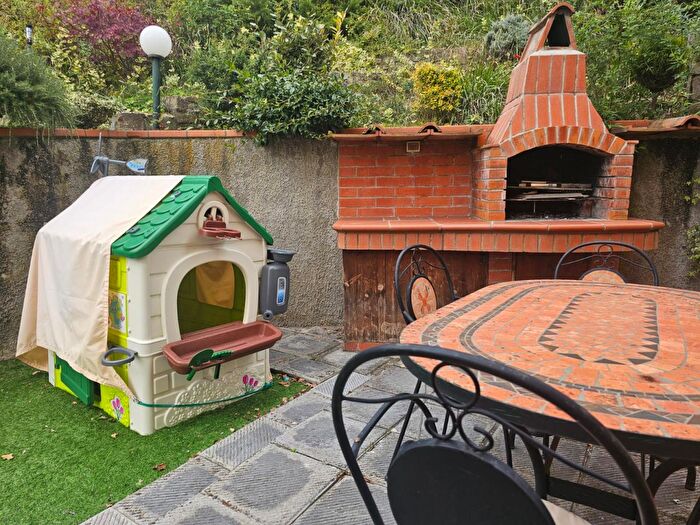 Appartamento con 5 locali in vendita in Vvia Garibaldi, Pontassieve