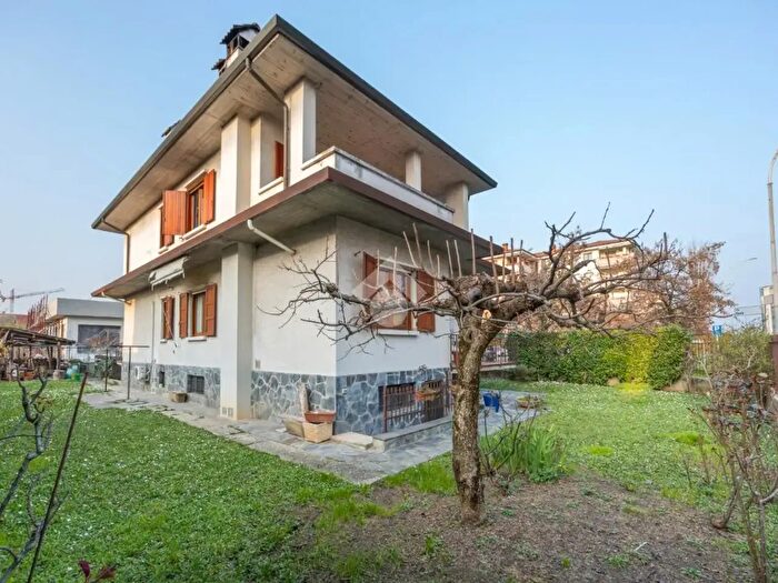 Casa con 5 locali in vendita in Via Pavia, Gorgonzola