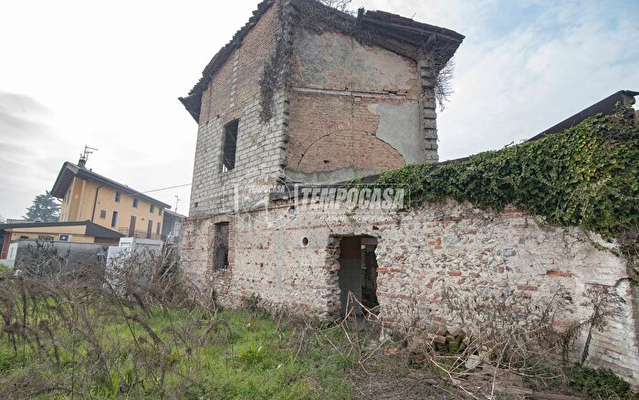 Appartamento con 5 locali in vendita in Via Vittorio Emanuele II, Brignano Gera DAdda