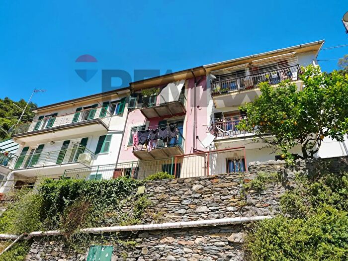 Casa con 5 locali in vendita in Via del Piano, Avegno