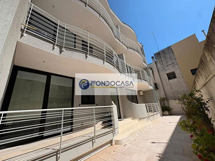 Appartamento trilocale in vendita in Via Renis, Otranto