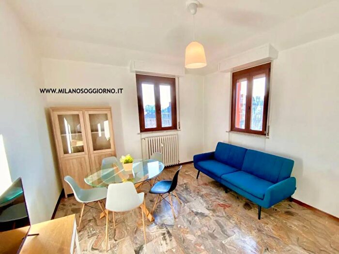 Appartamento quadrilocale in affitto in Via Vincenzo Foppa, Solari, Milano