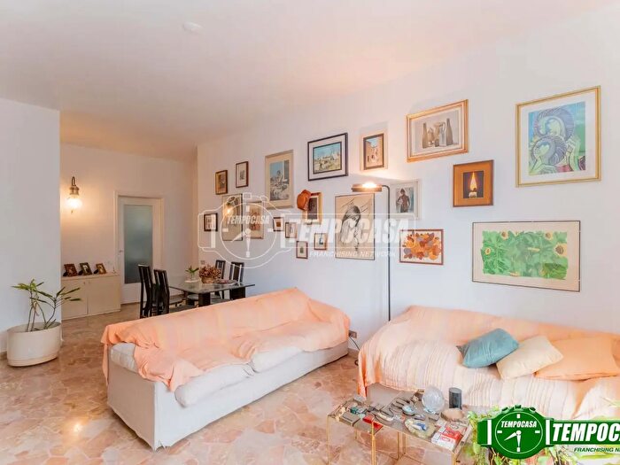 Appartamento trilocale in affitto in Viale Legioni Romane, Milano