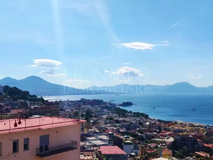 Appartamento con 6 locali in vendita in Via Kagoshima, Napoli