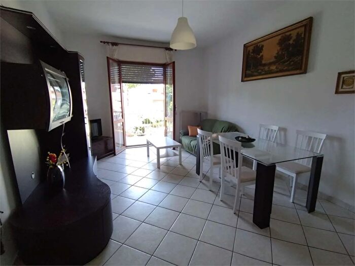 Appartamento quadrilocale in affitto in Luni