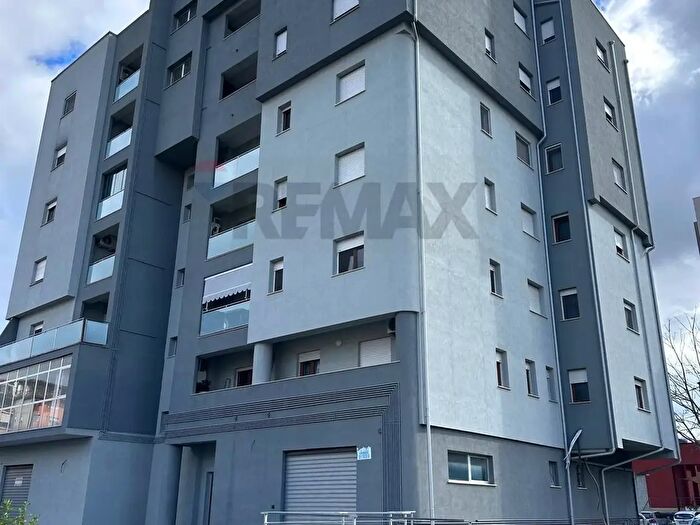 Appartamento quadrilocale in vendita in Via Pietro Buffone, Cosenza