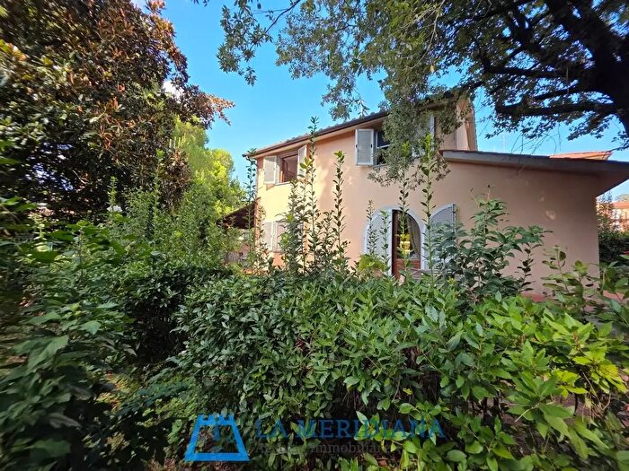 Casa con 5 locali in vendita in Lamporecchio