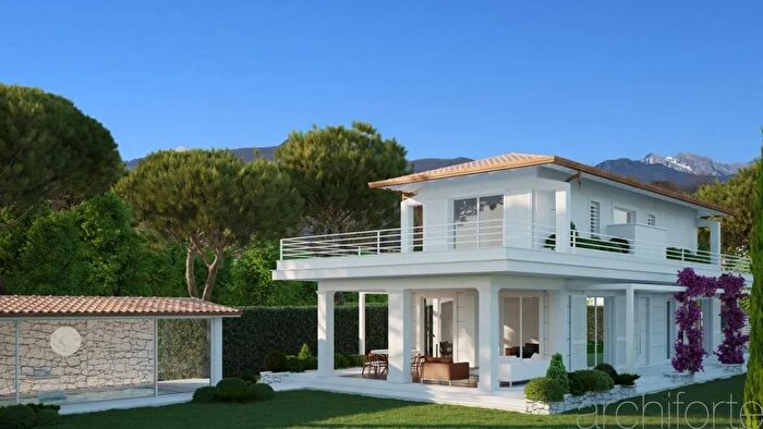 Casa quadrilocale in vendita in Via Ammiraglio Morin a, Forte Dei Marmi