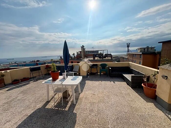 Appartamento trilocale in vendita in Via dei Sessanta, Genova