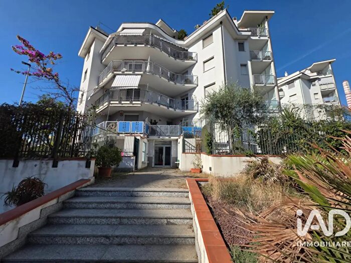 Appartamento quadrilocale in vendita in Via Sabazia, Vado Ligure