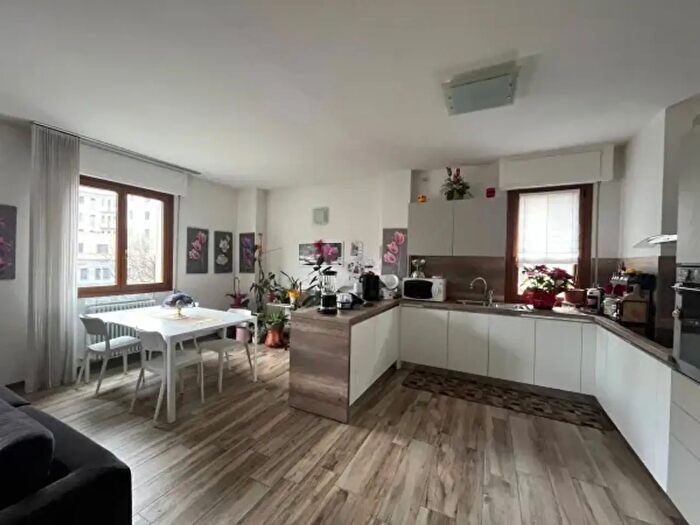 Appartamento trilocale in affitto in Via Cesura, Sondrio