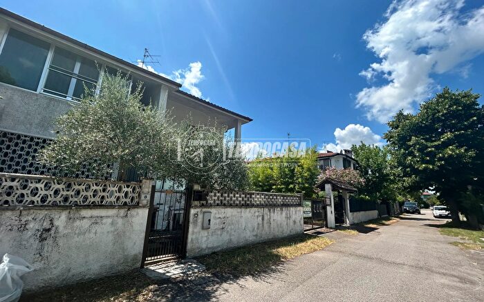 Appartamento trilocale in vendita in Via Costellazione Argo Lido di Pomposa, Comacchio