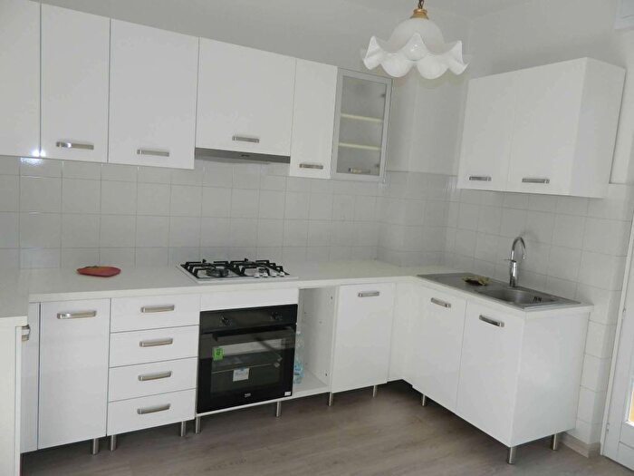 Appartamento trilocale in affitto in via Trieste, Centro, Sondrio