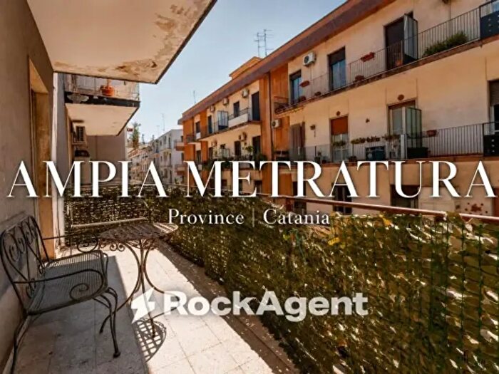 Appartamento quadrilocale in vendita in Via Genova, Catania