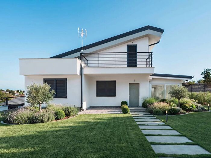 Casa con 6 locali in vendita in Via di Gobbi, Centro, Formello
