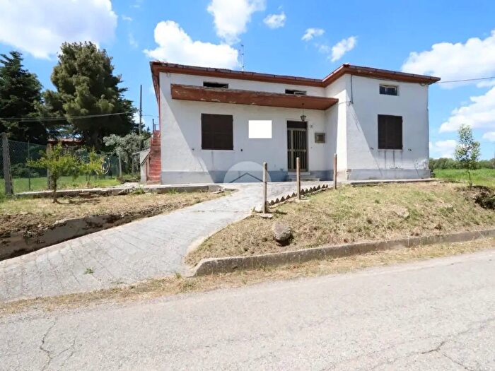 Casa con 5 locali in vendita in Via Spc, Nereto