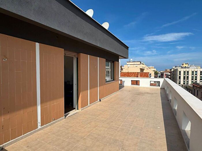 Casa trilocale in affitto in via benedetto cairoli, Murat, Bari
