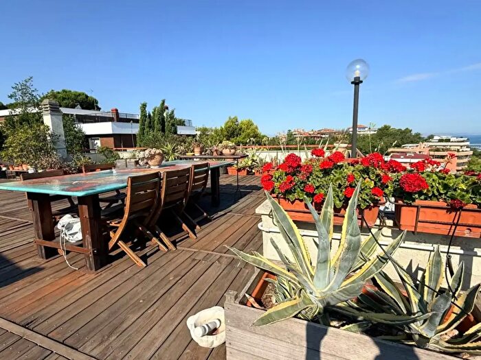 Appartamento quadrilocale in vendita in Via Angelini, Ancona
