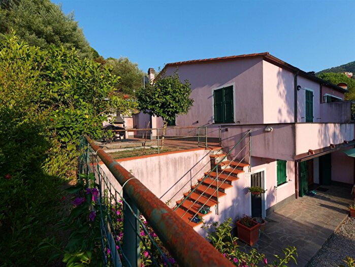 Casa con 6 locali in vendita in Località Marona, Levanto