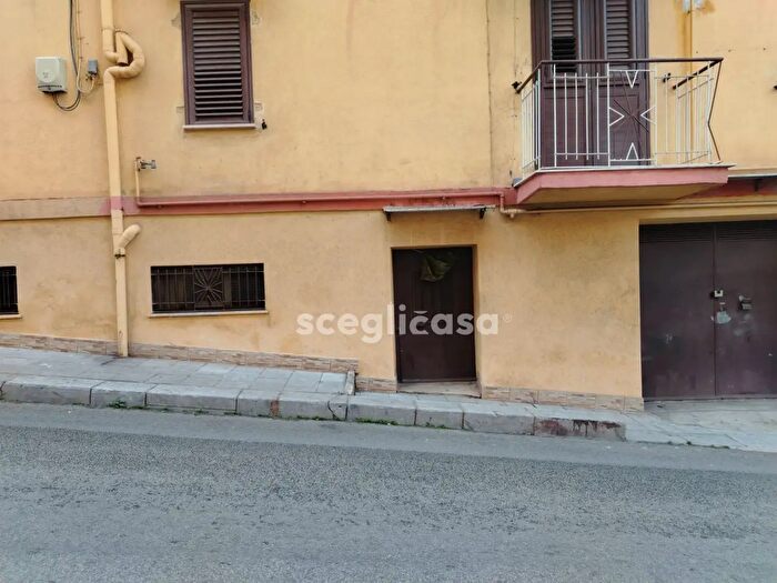 Appartamento trilocale in vendita in Via Roma, Carini