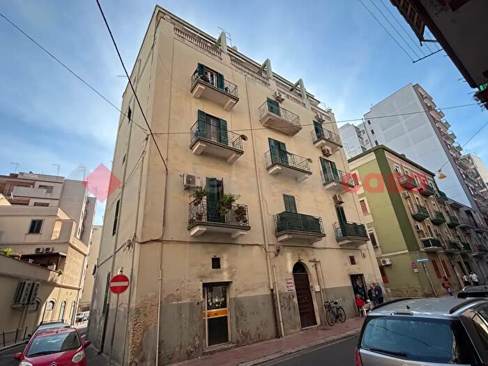 Appartamento trilocale in vendita in Via Otranto, Taranto