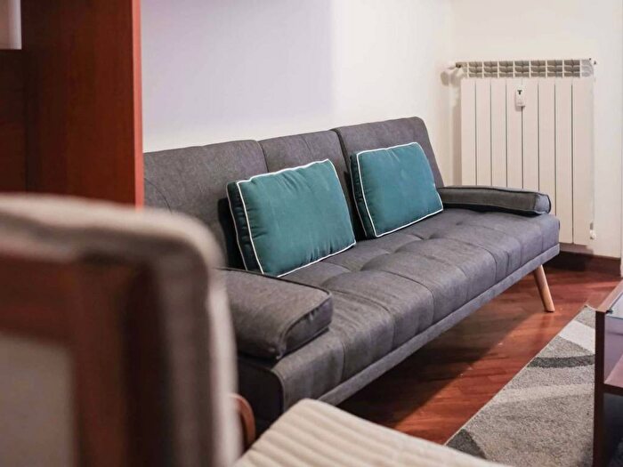 Appartamento trilocale in affitto in Via Ambrogio Bergognone da Fossano, Solari, Milano