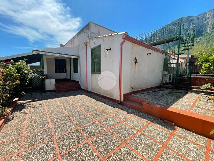 Casa trilocale in vendita in Via Ss, Carini