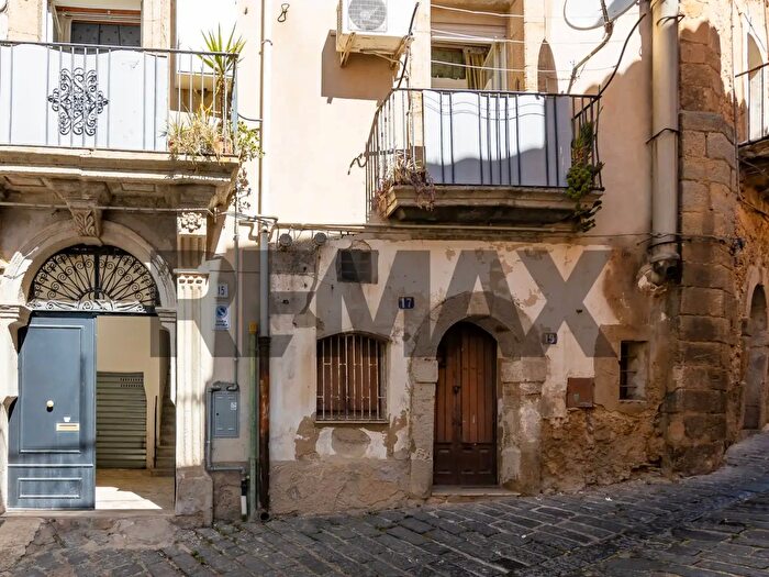 Appartamento quadrilocale in vendita in Via San Gregorio, Caltagirone