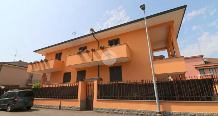 Casa trilocale in vendita in Via Don Tazzoli, Rho