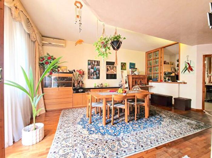 Casa con 6 locali in vendita in Viale Dante Alighieri a, Riccione