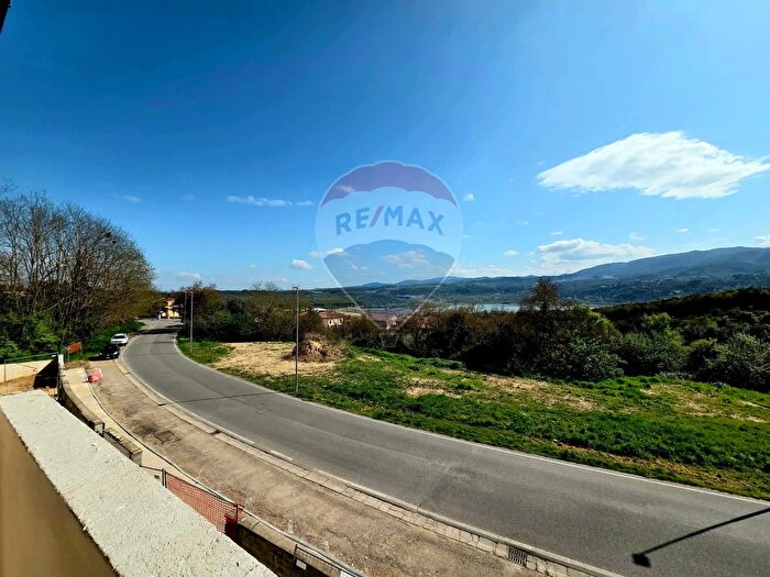 Appartamento con 5 locali in vendita in Via Turati, Cavriglia