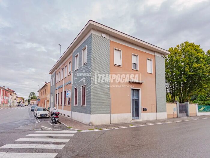 Appartamento trilocale in vendita in Via Robecchi, Gravellona Lomellina