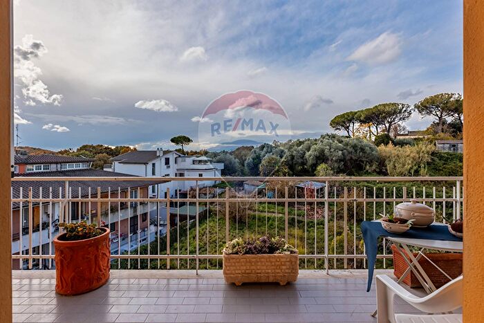 Appartamento trilocale in vendita in Via Trentani, Mentana