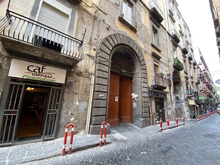 Appartamento bilocale in affitto in Via Egiziaca a Pizzofalcone, Napoli