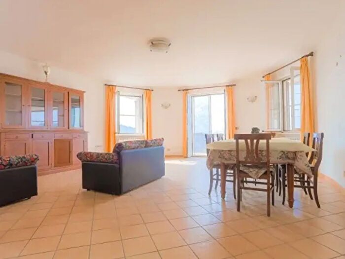 Casa con 6 locali in vendita in Via Monte Pilorci, Sezze