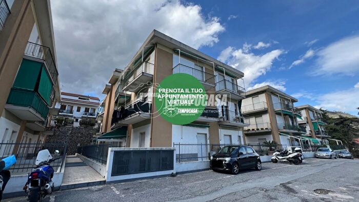 Appartamento bilocale in vendita in Via Aldo Moro, Toirano