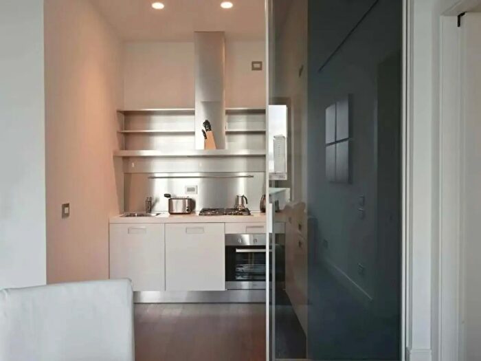 Appartamento monolocale in affitto in Viale della Liberazione, Milano